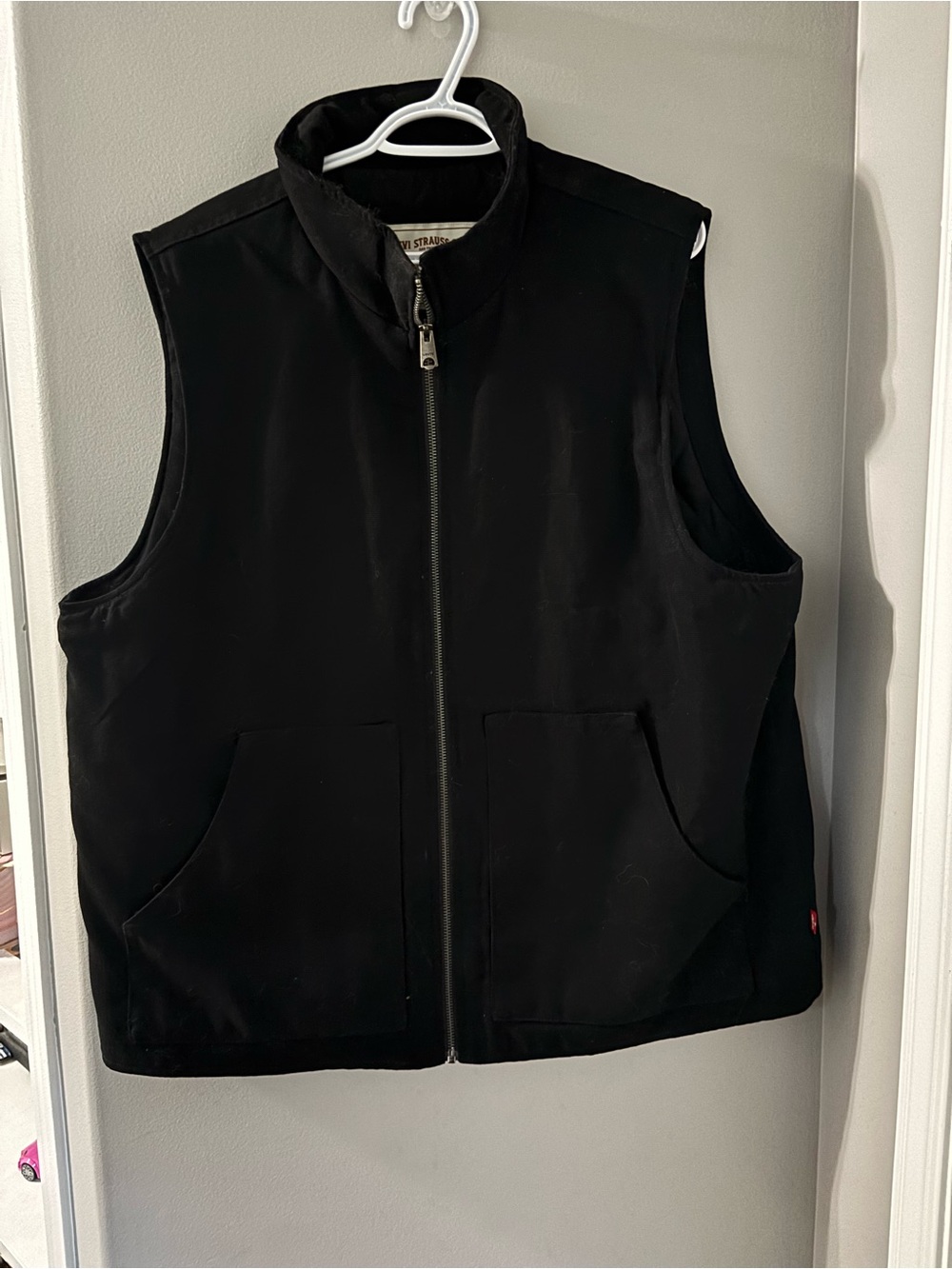 Levi’s Black Vest Jacket: Size - XL